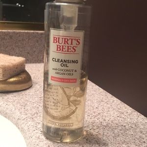 Burt’s Bees cleansing oil